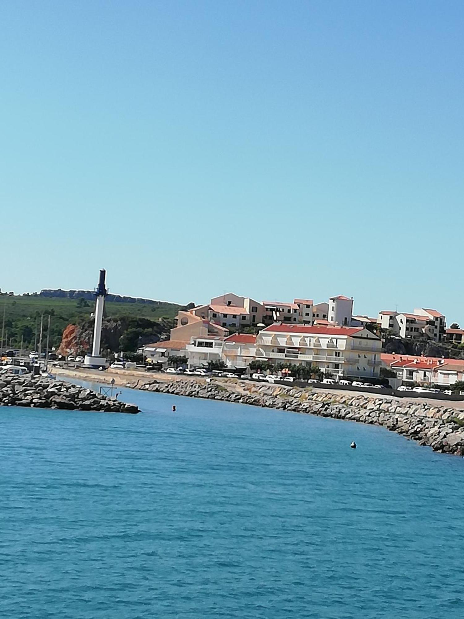 Superbe Appartement Avec Vue Sur Mer Et Port, Parking Prive Saint-Pierre-la-Mer  Bagian luar foto
